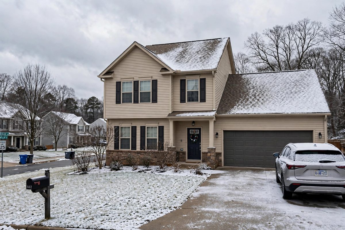 Suburban home in Reston, VA in winter
